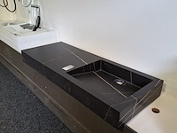 Hoekwastafel maatwerk, calacatta black - afbeelding 3 van  7