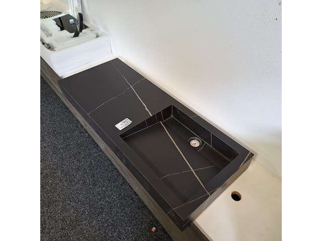 Hoekwastafel maatwerk, calacatta black - afbeelding 7 van  7