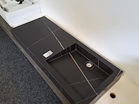 Hoekwastafel maatwerk, calacatta black - afbeelding 7 van  7