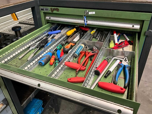 Hoekwerktafel en gereedschapsladenkast - afbeelding 3 van  17