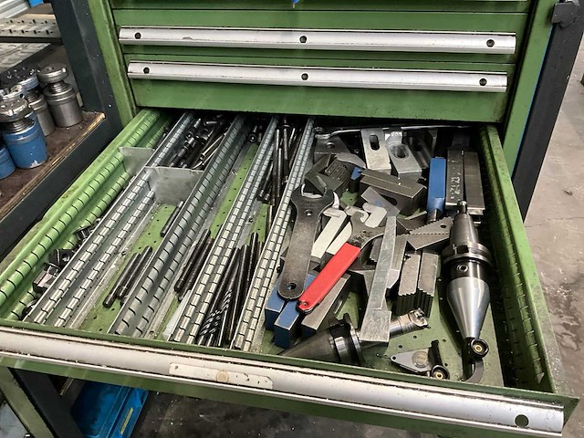 Hoekwerktafel en gereedschapsladenkast - afbeelding 5 van  17