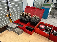 Hoekwerktafel en gereedschapsladenkast - afbeelding 8 van  17