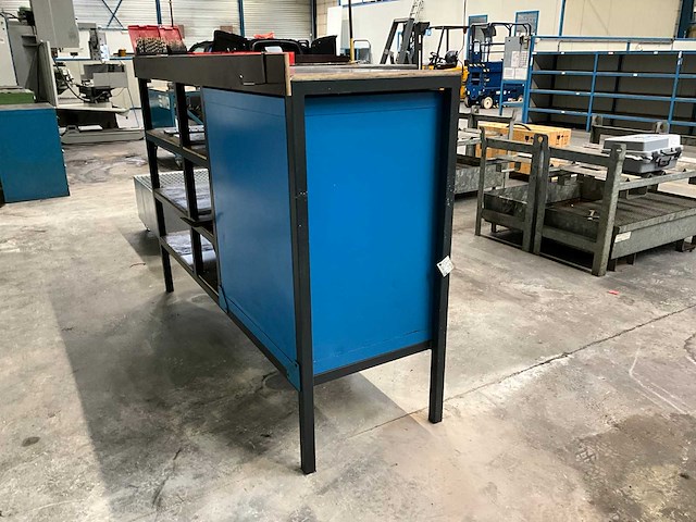 Hoekwerktafel en gereedschapsladenkast - afbeelding 10 van  17