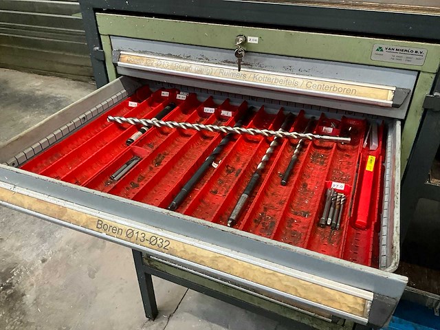 Hoekwerktafel en gereedschapsladenkast - afbeelding 13 van  17