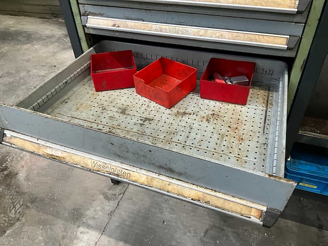 Hoekwerktafel en gereedschapsladenkast - afbeelding 15 van  17