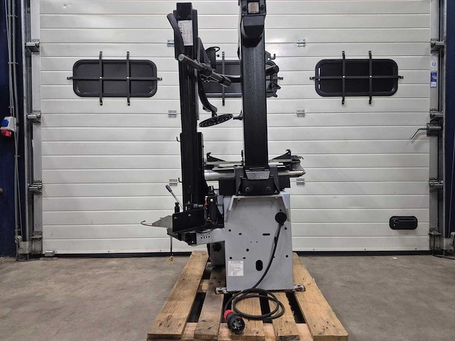 Hofmann - monty 3300 & geodyna 6300 - banden de- en monteer apparaat & balanceer apparaat - afbeelding 10 van  12