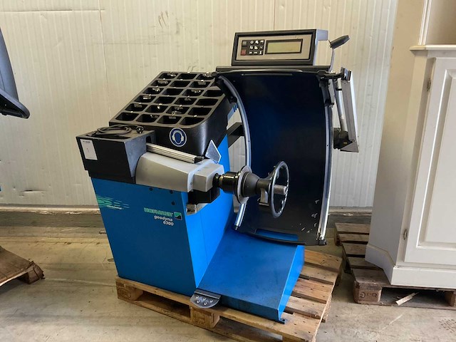 Hofmann geodyna 6300 banden balanceerapparaat - afbeelding 1 van  7