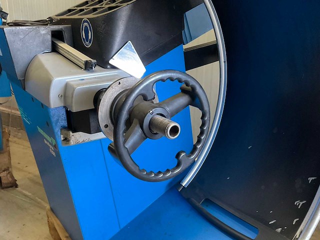 Hofmann geodyna 6300 banden balanceerapparaat - afbeelding 3 van  7