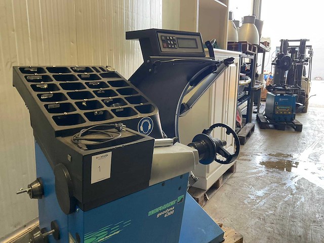 Hofmann geodyna 6300 banden balanceerapparaat - afbeelding 6 van  7