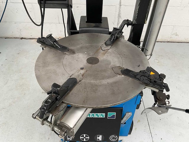 Hofmann geodyna 6300 / monty 3300-24 banden montage- en balanceerapparaat - afbeelding 6 van  7