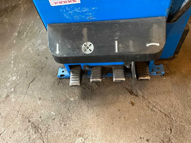 Hofmann monty 3300 3ph banden de-en montageapparaat - afbeelding 6 van  6