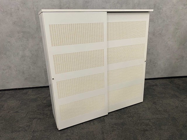 Hoge akoestisch stalen schuifdeurkast - afbeelding 1 van  11