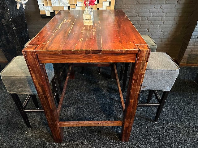 Hoge bartafel met 6 krukken - afbeelding 2 van  4