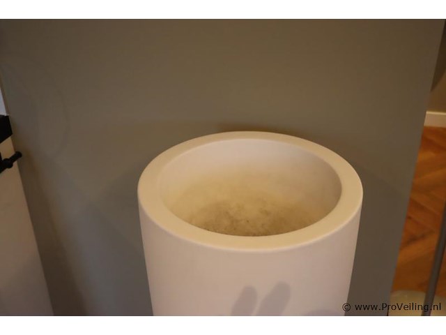 Hoge bloempot/vaas, kunststof - ø 42cm x 100cm (h) - afbeelding 2 van  3