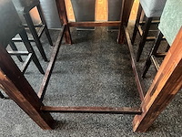 Hoge houten tafel met 4 krukken - afbeelding 3 van  4