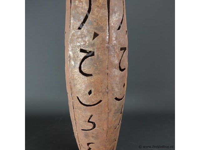 Hoge ijzeren kaarsenstandaard - afbeelding 4 van  5