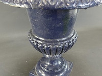 Hoge ijzeren louvre vaas (campana) - afbeelding 4 van  5