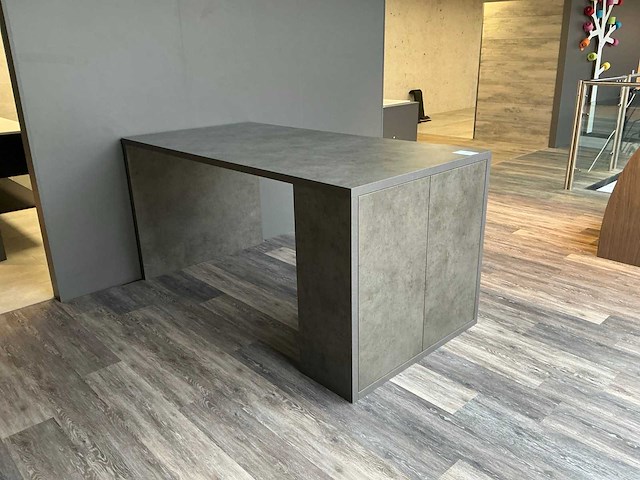 Hoge kantinetafel met kast - afbeelding 2 van  4