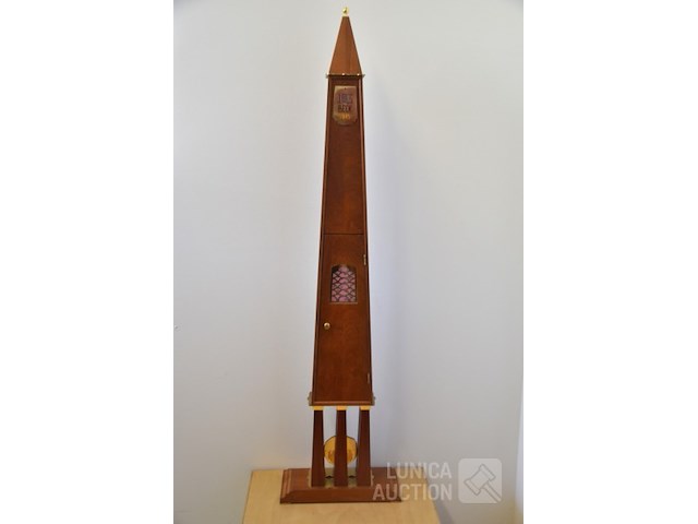 Hoge klok paes - afbeelding 9 van  10