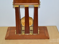 Hoge klok paes - afbeelding 10 van  10