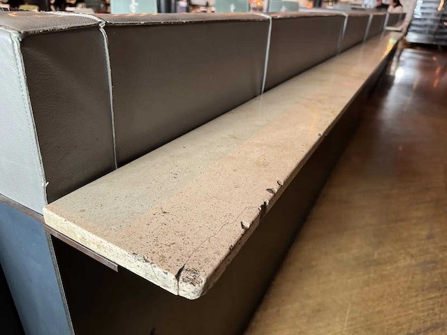 Hoge metalen industriële restaurantbank - afbeelding 3 van  13