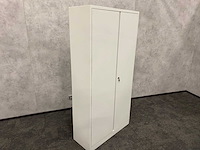 Hoge stalen 2-deurs kast met sleutel - afbeelding 7 van  8