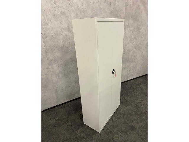 Hoge stalen 2-deurskast met sleutel - afbeelding 7 van  9