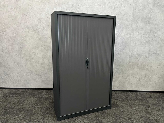 Hoge stalen roldeurkast - afbeelding 1 van  6