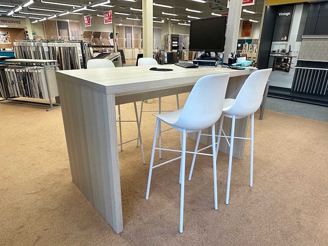 Hoge tafel met 4 barkrukken - afbeelding 2 van  4