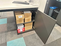 Hoge tafel met scheidingswand - afbeelding 3 van  4