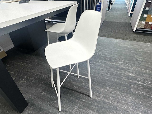 Hoge tafel met tussenwand - afbeelding 6 van  8