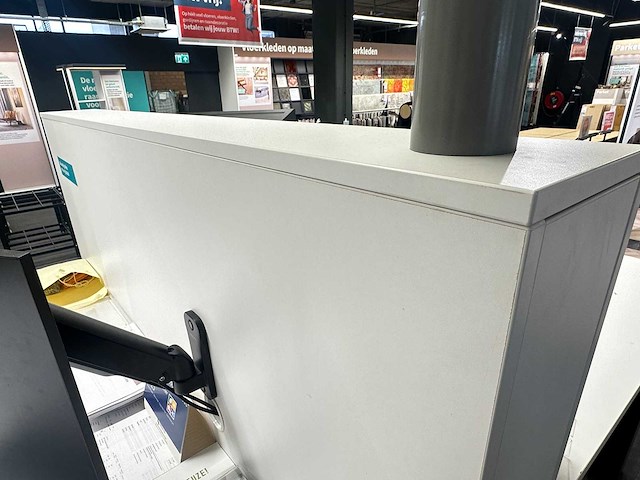 Hoge tafel met tussenwand - afbeelding 7 van  8