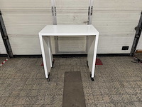Hoge tafel verrijdbaar - afbeelding 1 van  4