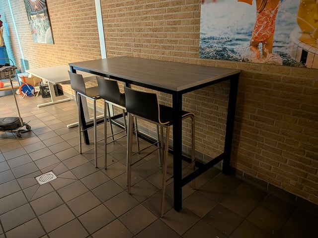 Hoge vergadertafel met 3x kruk - afbeelding 2 van  7