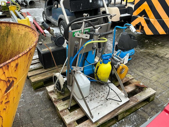 Hogedruk kar en onkruid spuiten - afbeelding 1 van  6