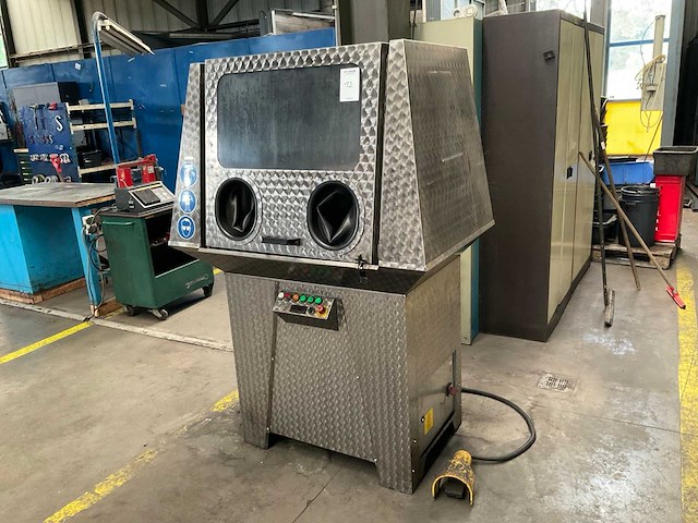 Hogedruk reinigingsmachine - afbeelding 1 van  11