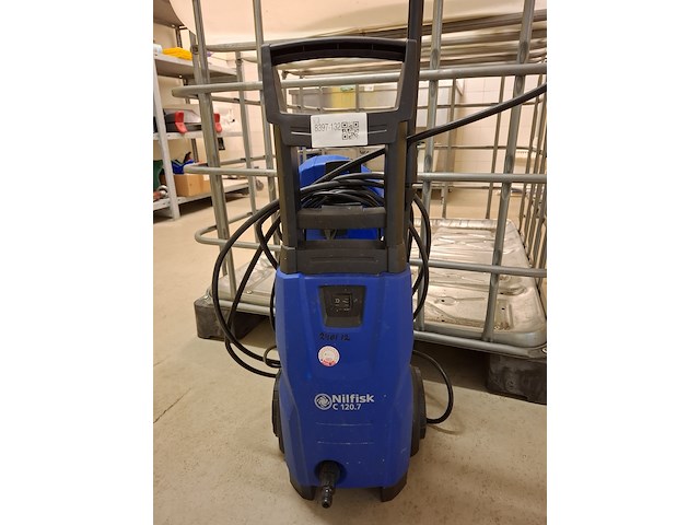 Hogedrukreiniger met slang en ibc container - afbeelding 2 van  7