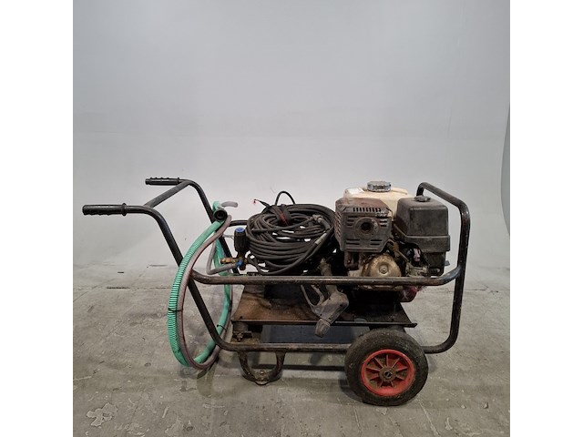 Hogedrukspuit v.v. benzinemotor - afbeelding 2 van  9