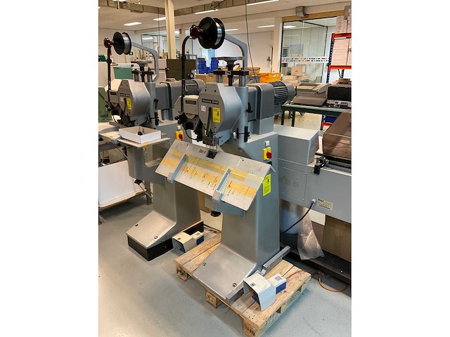 Hohner economy 25/40 hechtmachine - afbeelding 2 van  5