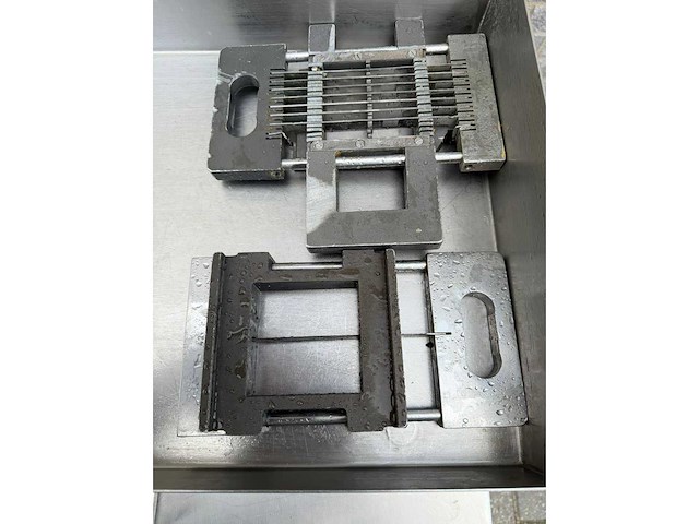 Holac - blokjessnijder - vleesvormper - afbeelding 4 van  5