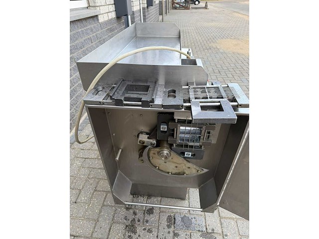 Holac - blokjessnijder - vleesvormper - afbeelding 3 van  10