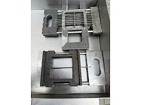 Holac - blokjessnijder - vleesvormper - afbeelding 2 van  2