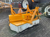 Holaras a-170 straatveegmachine - afbeelding 7 van  9