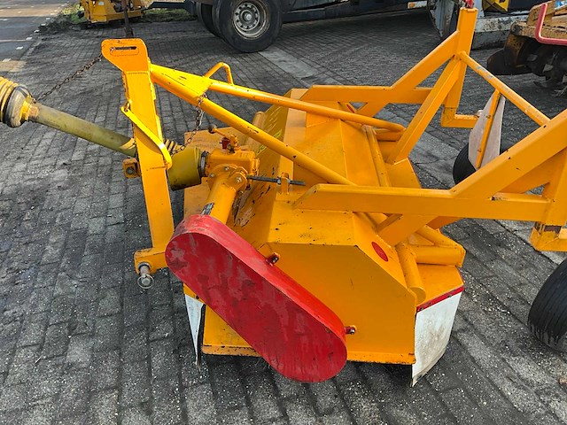 Holaras a-170 straatveegmachine - afbeelding 3 van  9