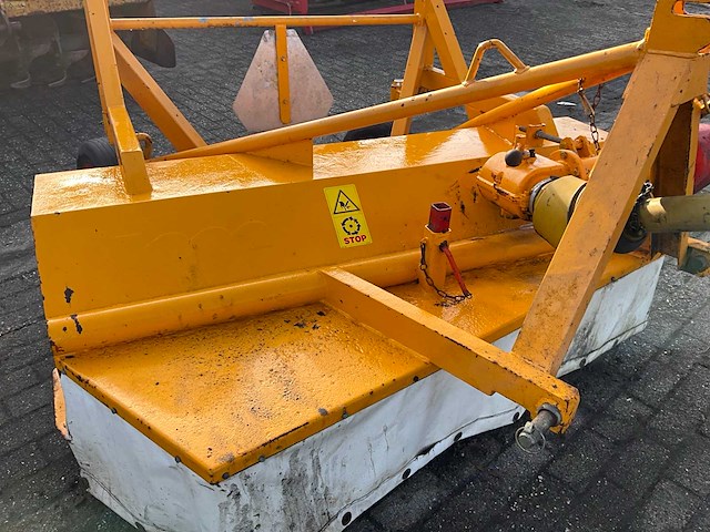 Holaras a-170 straatveegmachine - afbeelding 6 van  9