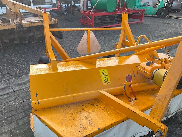 Holaras a-170 straatveegmachine - afbeelding 5 van  9