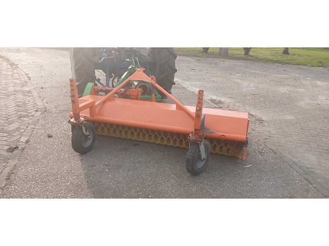 Holaras straatveegmachine - afbeelding 6 van  6