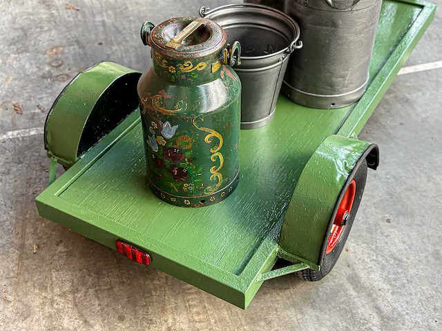 Holder 1955 1-cilinder oldtimer tractor + originele melkwagen, trh-44-x - afbeelding 6 van  48