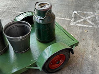 Holder 1955 1-cilinder oldtimer tractor + originele melkwagen, trh-44-x - afbeelding 7 van  48