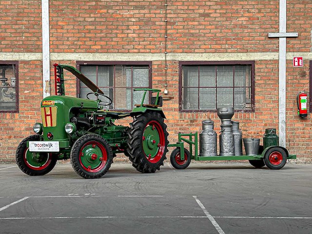 Holder 1955 1-cilinder oldtimer tractor + originele melkwagen, trh-44-x - afbeelding 1 van  48